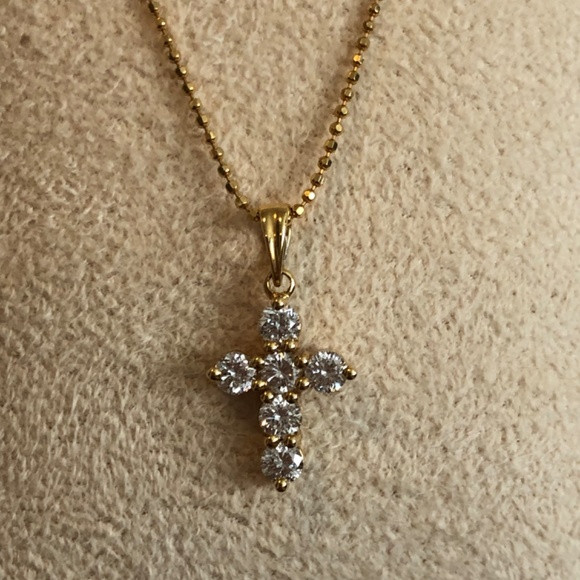 PETITE DIAMOND CROSS NECKLACE - Picture 4 of 16